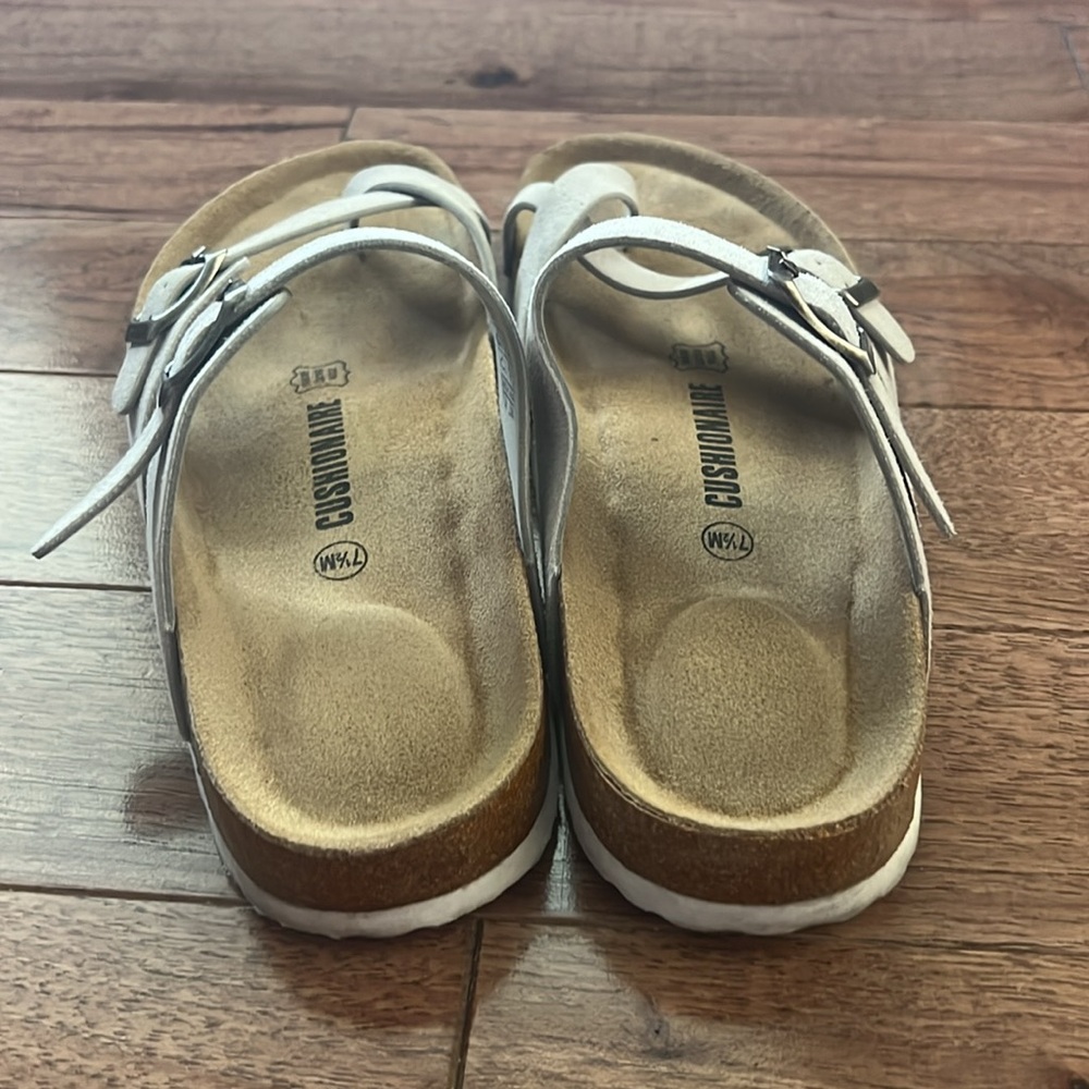 Cushionaire Sandals - Picture 3 of 5